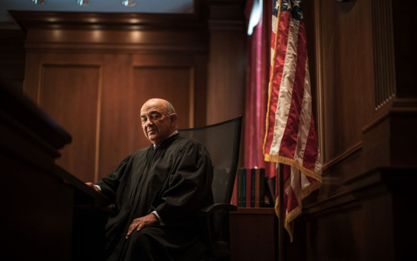 Άλβιν Χέλερστιν: Ποιος είναι ο 92χρονος δικαστής που θα απαγγείλει τις κατηγορίες στον Μαδούρο