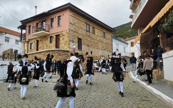 Δράμα: Το... πνεύμα του Διόνυσου «δονεί» τις παραδόσεις και τα έθιμα