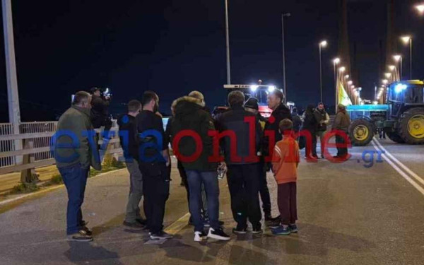 Αγρότες Θεσσαλίας: Έκλεισαν την Υψηλή Γέφυρα της Χαλκίδας (βίντεο)