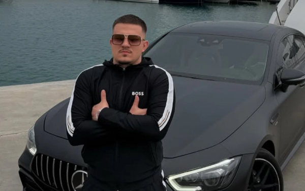 Γλυφάδα: Μέσα σε κλεμμένο αυτοκίνητο από τη Θεσσαλονίκη εντοπίστηκε ο Ivan Greko – Οδηγήθηκε στο αυτόφωρο