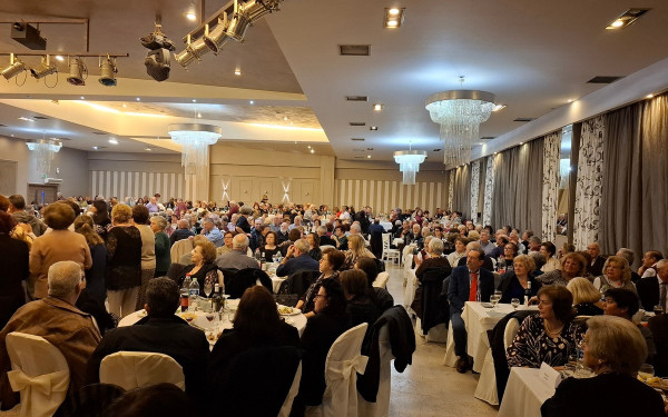 Δ. Ωραιοκάστρου: Με παλμό, κέφι και μεγάλη συμμετοχή ο χριστουγεννιάτικος χορός των ΚΑΠΗ