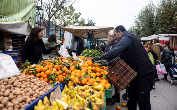 Καθαρά Δευτέρα: Ανοιχτές οι λαϊκές αγορές στην Αττική για το σαρακοστιανό τραπέζι