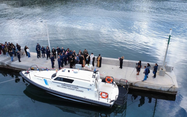 Πλωτό ασθενοφόρο απέκτησε ο Άη Στράτης