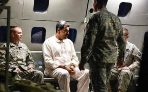 Δραματικές εξελίξεις στη Βενεζουέλα - Η πρώτη φωτογραφία του Μαδούρο με χειροπέδες