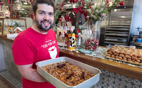 Λέσβος: Η μυτιληνιά «πλατσέντα», η βασίλισσα των γλυκών του νησιού στις γιορτές