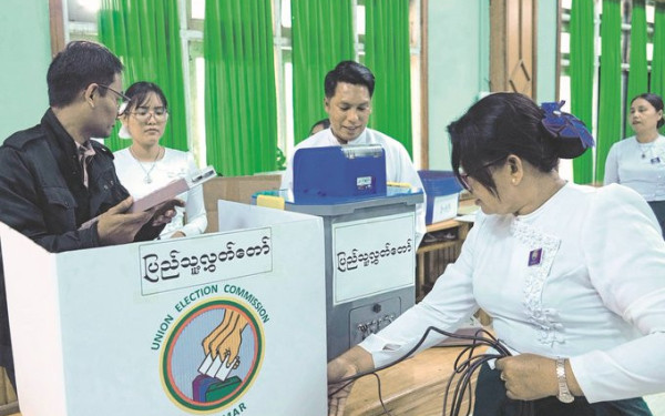 Μίανμαρ: Πρωτιά στην α' φάση των βουλευτικών εκλογών για το προσκείμενο στον στρατό κόμμα