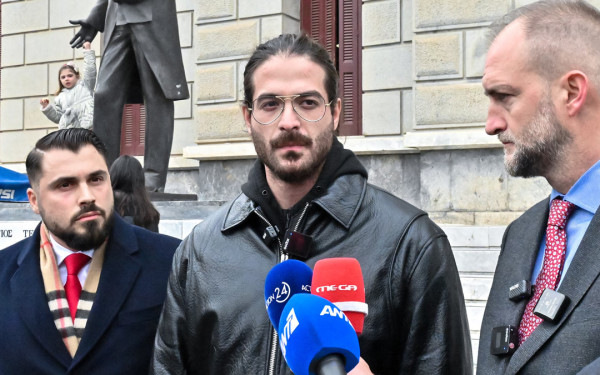 Ελεύθερος ο Μουγκοπέτρος μετά τη μήνυση της συζύγου του για ενδοοικογενειακή βία