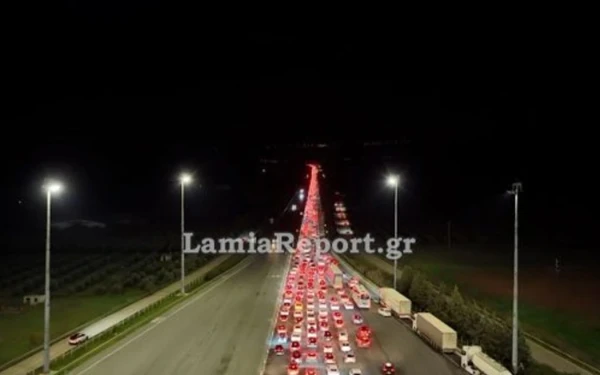 Γολγοθάς το ταξίδι Αθήνα - Θεσσαλονίκης: Μποτιλιάρισμα δέκα χιλιομέτρων στο Μαρτίνο