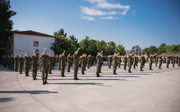 Υπουργείο Εθνικής Άμυνας: Δεν αλλάζει κάτι στη θητεία για όσους Έλληνες σπουδάζουν ή μένουν σήμερα στο εξωτερικό