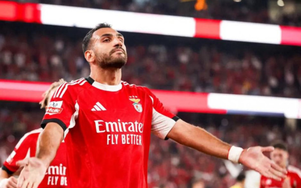 Βαγγέλης Παυλίδης: Ο Θεσσαλονικιός φορ γράφει ιστορία με τη φανέλα της Μπενφίκα (βίντεο)