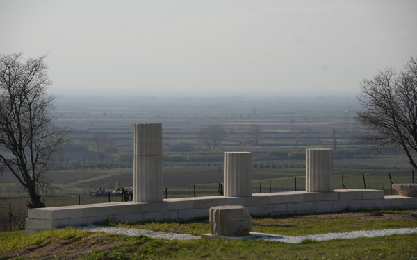 Εγκαινιάστηκε ο αρχαιολογικός χώρος του ανακτόρου της Πέλλας - Για πρώτη φορά παρουσιάστηκαν αγάλματα της ελληνιστικής περιόδου