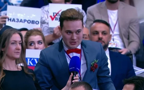 Ρωσία: Δημοσιογράφος έκανε πρόταση γάμου σε απευθείας μετάδοση, στην συνέντευξη του Πούτιν