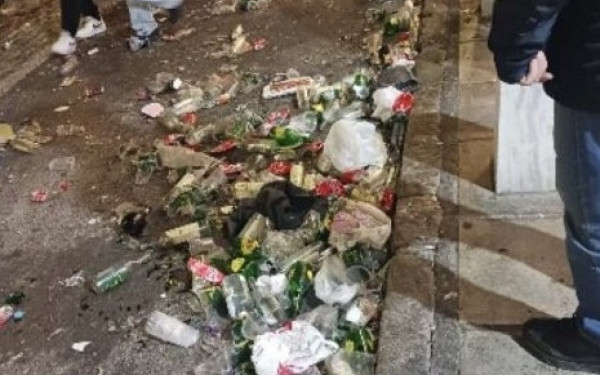 Θεσσαλονίκη: Τουλάχιστον 700 τόνους σκουπιδιών μάζεψε ο Δήμος από τα Πρωτοχρονιάτικα πάρτι