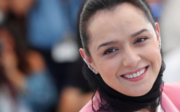 Ιράν: Η ηθοποιός Ταρανέ Αλιντουστί τερματίζει την καριέρα της ως ένδειξη διαμαρτυρίας ενάντια στην υποχρεωτική μαντίλα