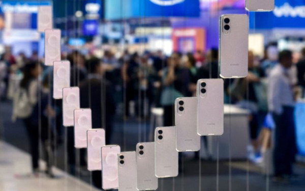 Από την τελευταία αναλογική Πρωτοχρονιά στην εποχή των ψηφιακών ευχών