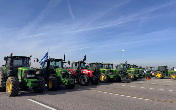 Κλειστός ο δρόμος στο τελωνείο των Ευζώνων από τα αγροτικά μπλόκα - Ποια σημεία της Μακεδονίας μένουν ανοιχτά