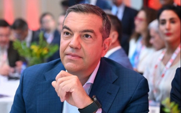 Αλ.Τσίπρας: Η κρίση εμπιστοσύνης στους θεσμούς απειλεί τη Δημοκρατία