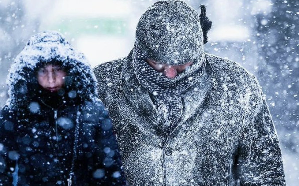 Σε κλοιό χιονιά η Τουρκία: «Κίτρινη προειδοποίηση» για 42 πόλεις λόγω του παγετού (βίντεο)