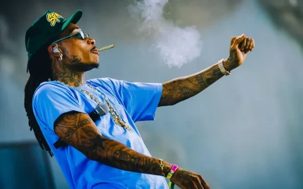 Wiz Khalifa: Αντιμέτωπος με εννέα μήνες φυλάκιση στη Ρουμανία επειδή κάπνισε μαριχουάνα σε συναυλία