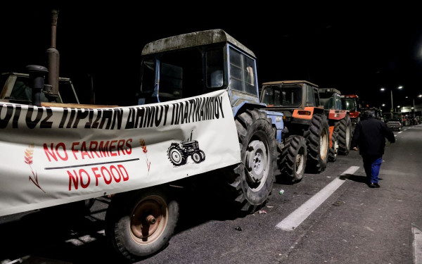 «Όχι» στους όρους του Μαξίμου για συνάντηση με τον Μητσοτάκη είπαν αγρότες από 57 μπλόκα - «Η κυβέρνηση επιχειρεί να μας βάλει τρικλοποδιά»