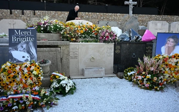 Το τελευταίο «αντίο» στη Μπριζίτ Μπαρντό: Η «Θεά» του Σαιν-Τροπέ αναπαύεται στη θάλασσα που αγάπησε (βίντεο)