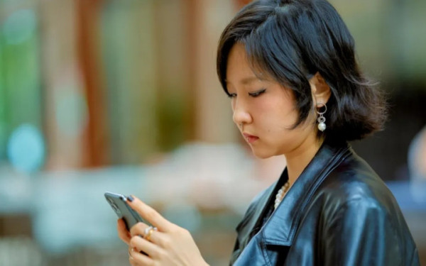 Το «Είσαι Νεκρός;» γίνεται Demumu: Η  viral κινεζική εφαρμογή ασφαλείας για όσους ζουν μόνοι