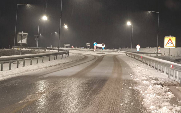 Τρίκαλα: Απαγόρευση κυκλοφορίας στην Π.Ε. λόγω χιονόπτωσης - Κλειστά τα σχολεία