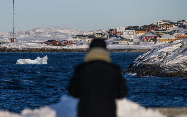 Γροιλανδία: Οδηγίες επιβίωσης με... κυνηγετικά όπλα και τρόφιμα εν μέσω πιέσεων από τον Τραμπ