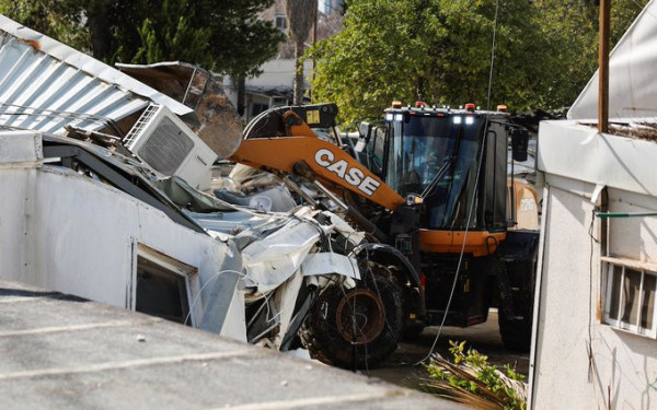 Ισραηλινές μπουλντόζες κατεδαφίζουν έδρα του ΟΗΕ για τους Παλαιστίνιους Πρόσφυγες στην Ιερουσαλήμ (βίντεο)