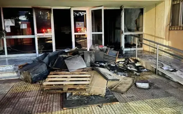 Ιτέα: Μαθητής έβαλε φωτιά και προκάλεσε φθορές σε δύο σχολεία για να αποφύγει την σύλληψη