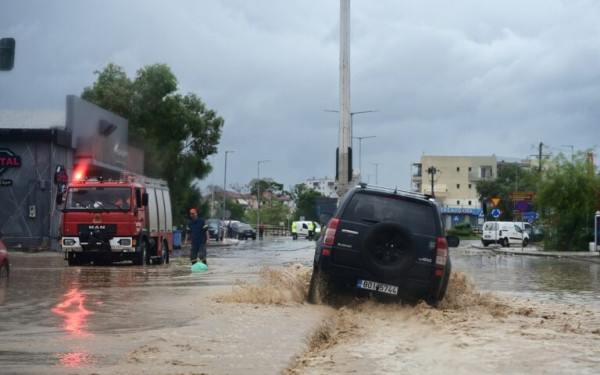 Πυροσβεστική: 103 κλήσεις δέχθηκε το Κέντρο Επιχειρήσεων λόγω ισχυρών ανέμων σε τρεις Περιφέρειες