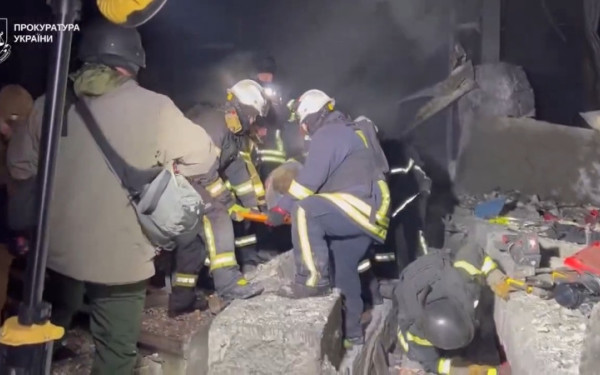 Σφοδρό κύμα βομβαρδισμών με πυραύλους και drones σε Ουκρανία και Ρωσία: Τουλάχιστον 4 νεκροί στο Χάρκοβο - Καταστροφές στο Ταγκανρόγκ (βίντεο)