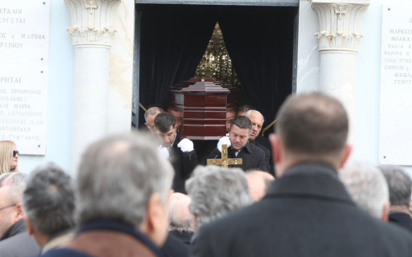 Το τελευταίο «αντίο» αυτή την ώρα στον Νίκο Στασινόπουλο - Παρών και ο Κ. Μητσοτάκης