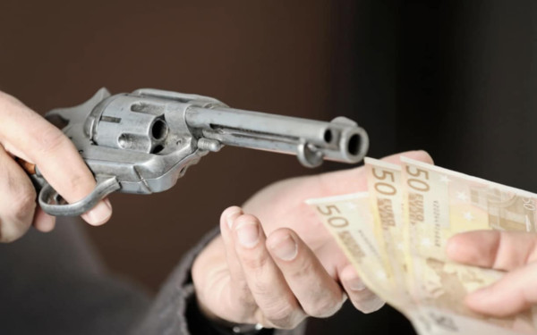 Θεσσαλονίκη: Ένοπλη ληστεία σε ενεχυροδανειστήριο - Πυροβόλησαν μέσα στο κατάστημα