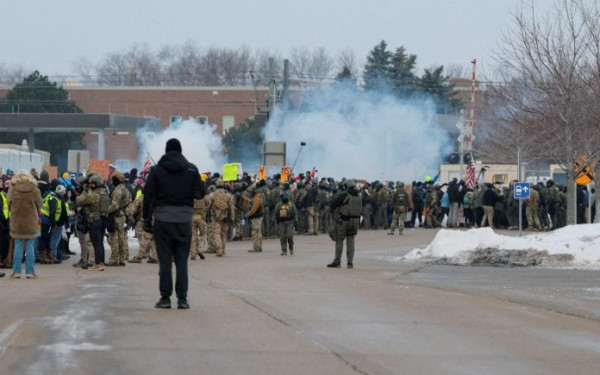 Μινεάπολη: Πεδίο μάχης με συγκρούσεις και συλλήψεις σε διαδηλώσεις κατά της ICE