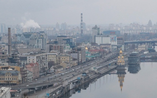 Ουκρανία: Εκτός λειτουργίας τα δίκτυα διανομής ηλεκτρικής ενέργειας, ύδατος και θέρμανσης στο Κίεβο