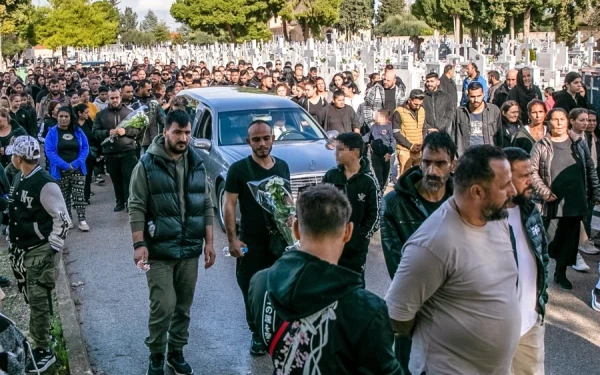 Θρήνος στην Πάτρα: Το τελευταίο «αντίο» στον 30χρονο που έπεσε θύμα φονικού ξυλοδαρμού