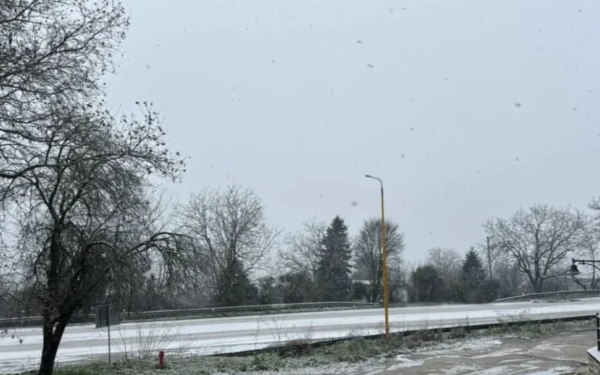 Χιονίζει στο κέντρο των Ιωαννίνων - Δείτε βίντεο