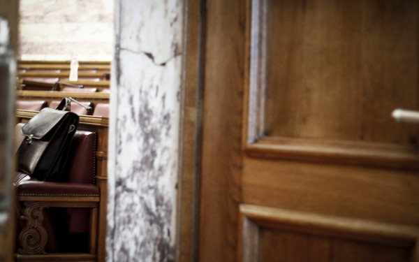 Σε αναζήτηση προσανατολισμού και του... βασικού αντιπάλου της ΝΔ η αντιπολίτευση