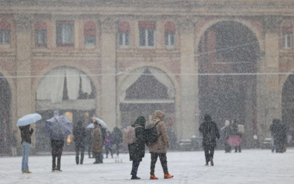 Στο έλεος του παγετού η Ευρώπη - Νεκροί, ακυρώσεις πτήσεων και οδικά προβλήματα σε διάφορες χώρες