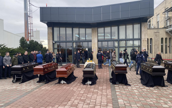 Ρουμανία: Θλίψη και οδύνης για αδικοχαμένα αετόπουλα που πέταξαν για Θεσσαλονίκη (βίντεο)