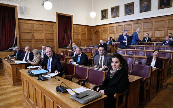 ΟΠΕΚΕΠΕ: «Βολές» Χαλικιά στην Εξεταστική για απάτη, απιστία και «πειραγμένες» αιτήσεις