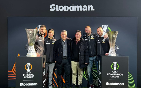 ΠΑΟΚ: Αγκαλιά με τα ευρωπαϊκά τρόπαια οι αθλητές και οι αθλήτριες του Δικέφαλου