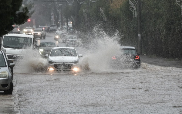 Κακοκαιρία: Βαρύς απολογισμός με δύο νεκρούς - Πού χτυπά σήμερα, τι καιρό περιμένουμε τις επόμενες ημέρες