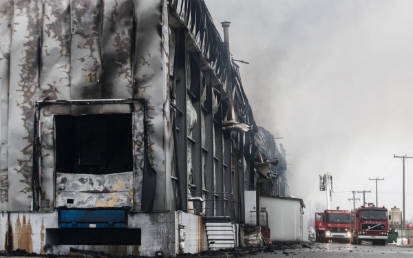 Τρίκαλα: Συγκλονισμένοι δηλώνουν οι υφυπουργοί Εργασίας μετά τη φονική έκρηξη στο εργοστάσιο