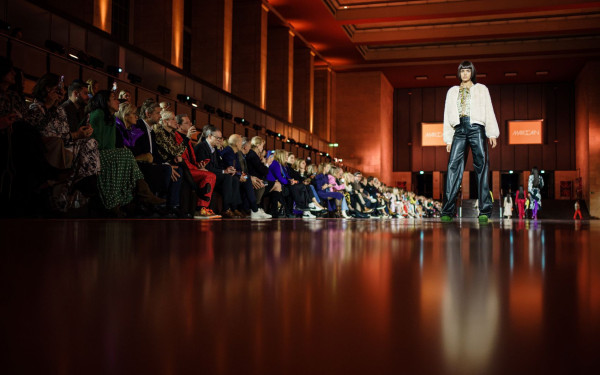 Με έμφαση στη βιωσιμότητα και την καινοτομία άνοιξε η αυλαία της Εβδομάδας Μόδας του Βερολίνου