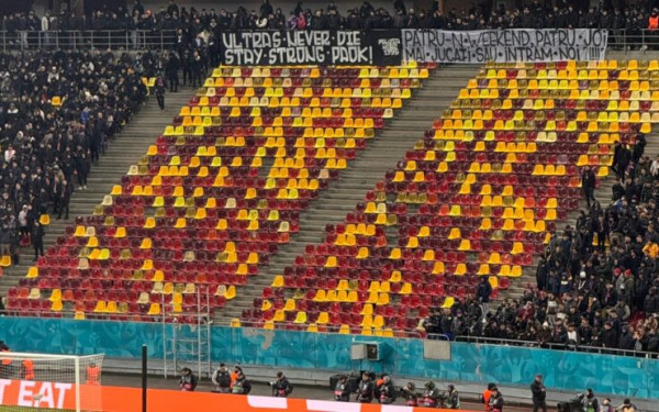 Οι Ρουμάνοι τίμησαν τη μνήμη των φίλων του ΠΑΟΚ στο Στεάουα - Φενέρμπαχτσε