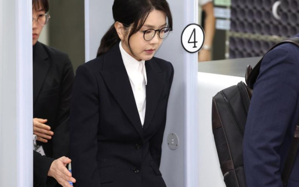 Νότια Κορέα: Φυλάκιση 20 μηνών για την πρώην πρώτη κυρία Κιμ Κέον Χι