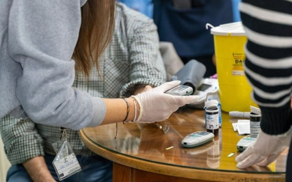 ΚΟΜΥ: Γιατροί πηγαίνουν στα σπίτια ανύμπορων πολιτών - 3.000 ωφελούμενοι και 21 κρίσιμες διακομιδές