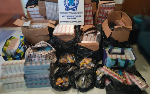 Θεσσαλονίκη: 100 χιλιάδες λαθραία τσιγάρα και 11 κιλά καπνού «ξετρύπωσαν» αστυνομικοί